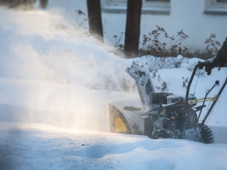 Winterdienst mit Schneemaschine